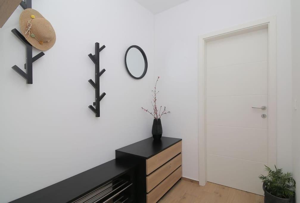 סלאנו Studio Apartman Karlita מראה חיצוני תמונה