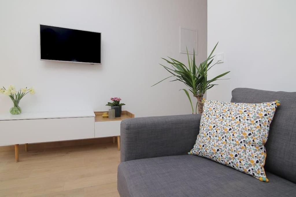 סלאנו Studio Apartman Karlita מראה חיצוני תמונה